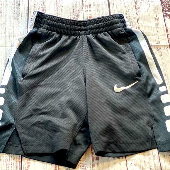 Boys athletic shorts - Picture 1 of 2